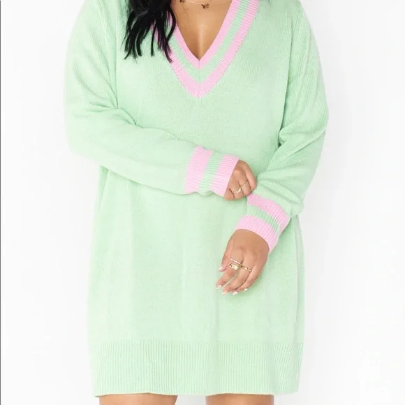 tight hoco dress This tight short homecoming dress features hater neckline and sequins.   FancyVestido